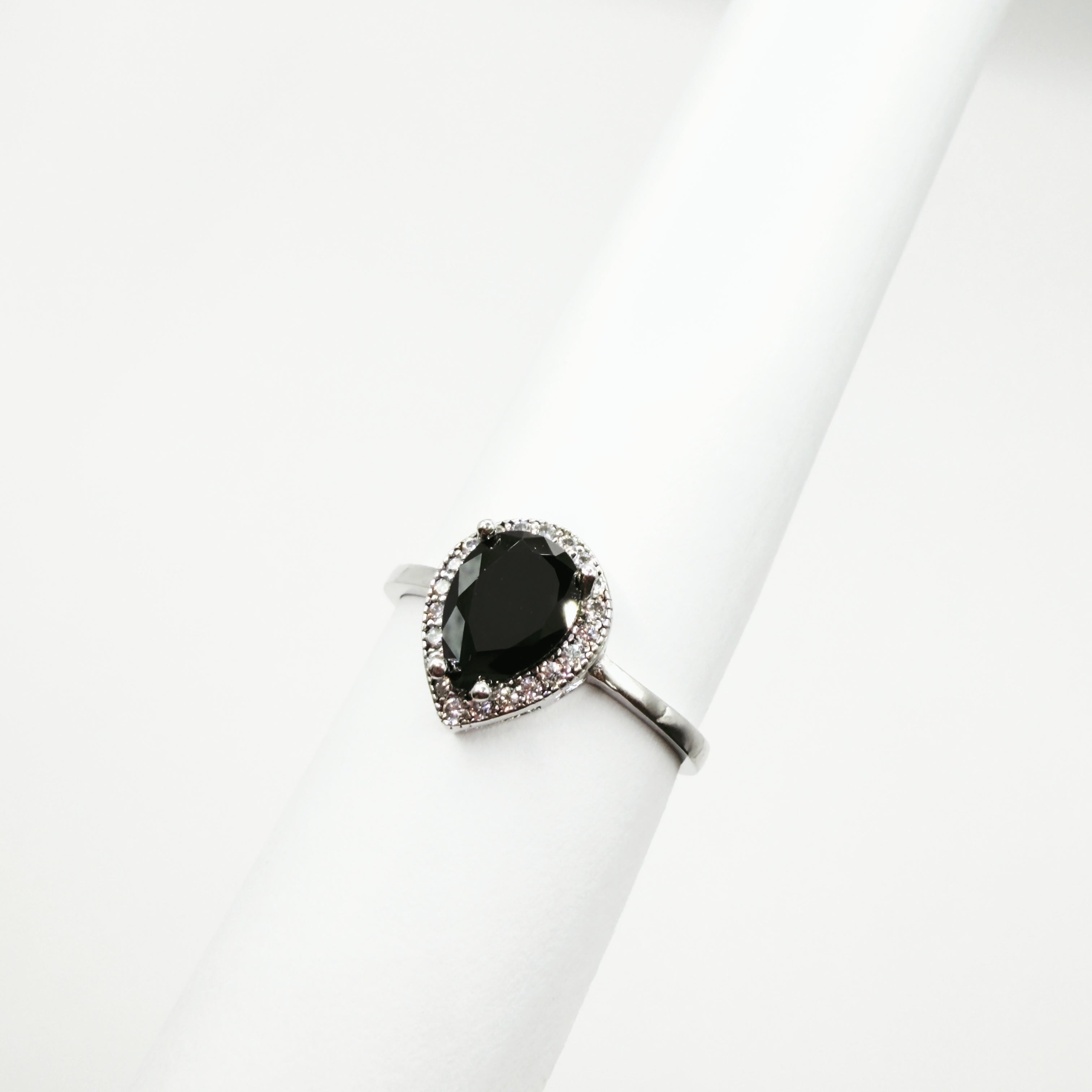 Black pear stone Ring